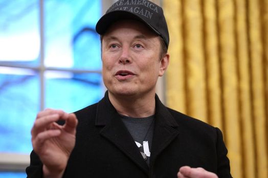 Elon Musk kiện Apple, OpenAI về thỏa thuận AI trên iPhone