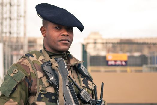 Các mối đe dọa từ AI và quy định chặt chẽ hơn ở Pháp