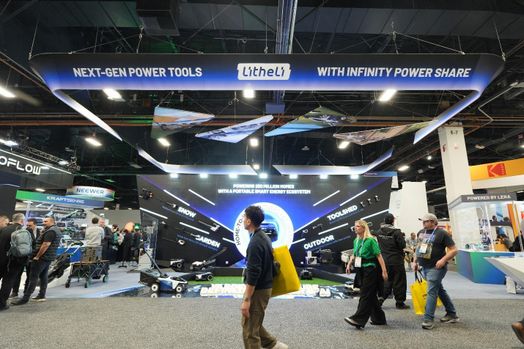 Chăm s&oacute;c cỏ bằng AI của Litheli