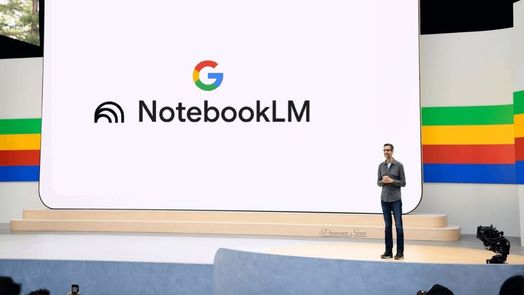 C&oacute; thể l&agrave; h&igrave;nh ảnh về &lrm;1 người v&agrave; &lrm;văn bản cho biết '&lrm;G ה NotebookLM PoonamSoni אל Peonaw&lrm;'&lrm;&lrm;