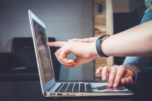 Anthropic Academy: 13 khóa học AI miễn phí, có chứng chỉ thật - không cần trả một đồng nào