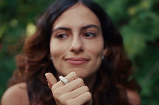 Với chiếc nhẫn này, AI có thể ghi lại những suy nghĩ bất chợt của bạn