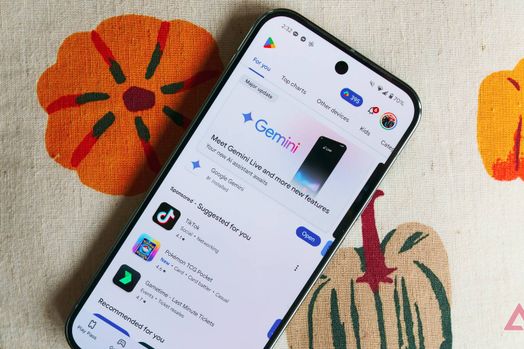 Cửa hàng Google Play giờ đây sẽ cung cấp cho bạn các bản tóm tắt đánh giá ứng dụng bằng AI
