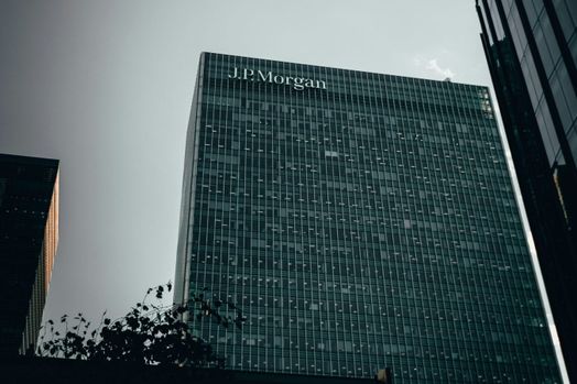 JPMorgan Chase coi chi tiêu cho AI là cơ sở hạ tầng cốt lõi