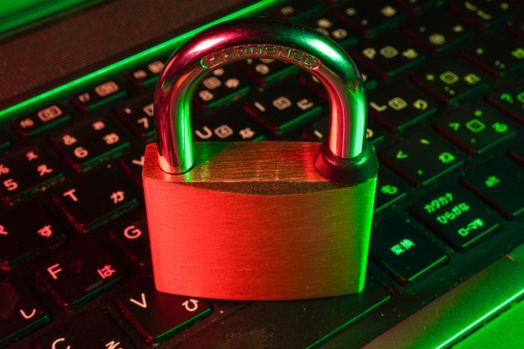 Tại sao các lãnh đạo an ninh yêu cầu quy định khẩn cấp về AI như DeepSeek