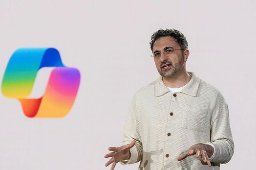 AI không phải con người và chúng ta cần ngừng đối xử với nó như vậy, CEO Microsoft AI chia sẻ