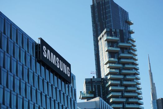 Bên trong sự phục hồi chất bán dẫn của Samsung: Nhu cầu AI đã đảo ngược bốn quý suy giảm như thế nào