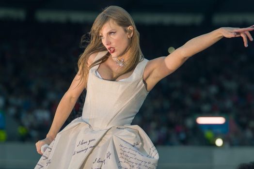 Đừng mua tiền điện tử từ deepfake Taylor Swift. Cách phát hiện lừa đảo AI người nổi tiếng